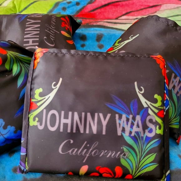 Johnny was logo shopper - Picture 2 of 2